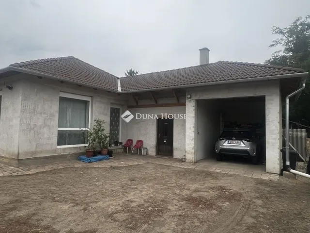 Eladó ház Sárbogárd 183 nm