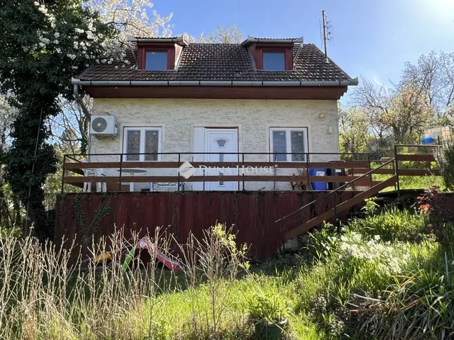 Eladó ház Kulcs 39 nm