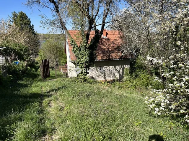 Eladó ház Kulcs 39 nm