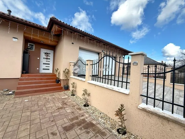 Eladó ház Aba 171 nm