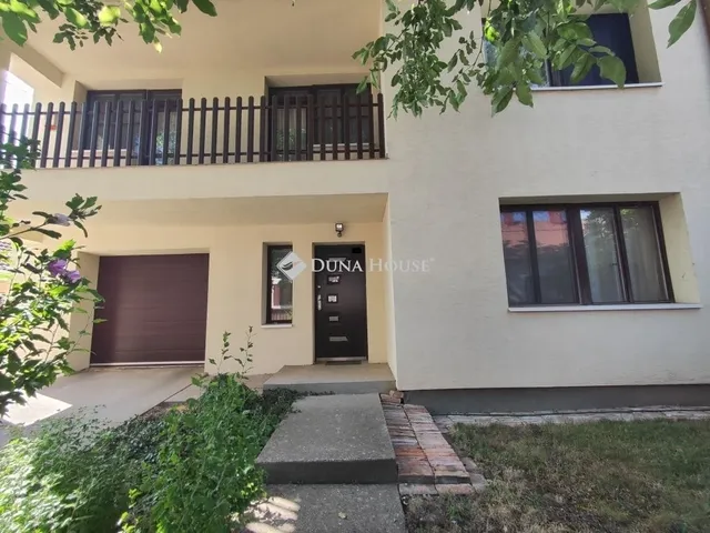 Eladó ház Székesfehérvár 235 nm