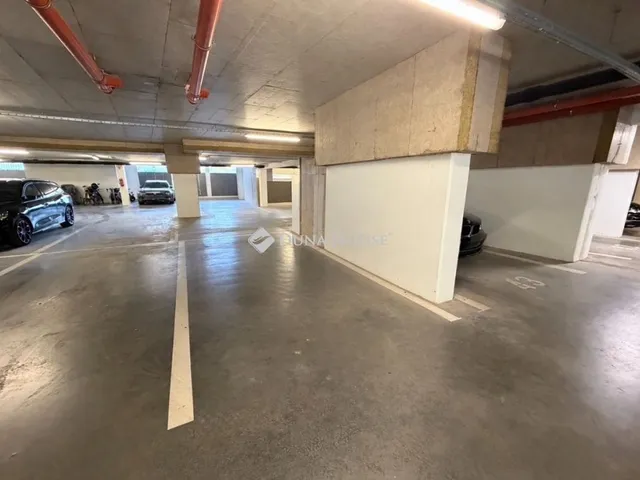 Eladó garázs Székesfehérvár 12 nm