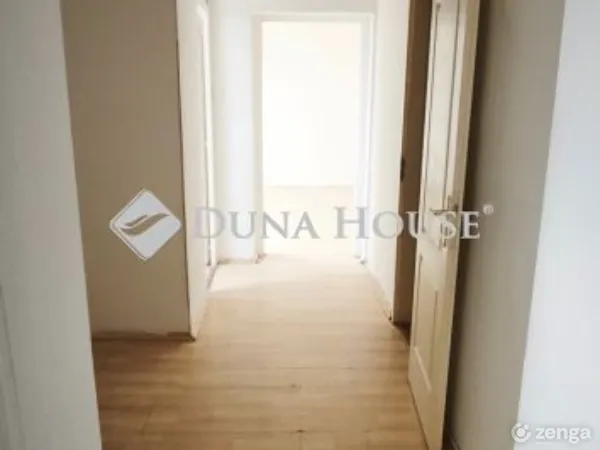 Eladó lakás Dunaújváros 55 nm