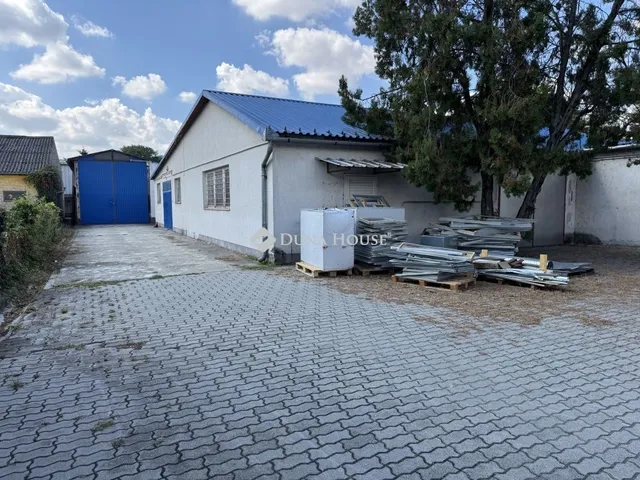 Eladó kereskedelmi és ipari ingatlan Dömsöd 2426 nm