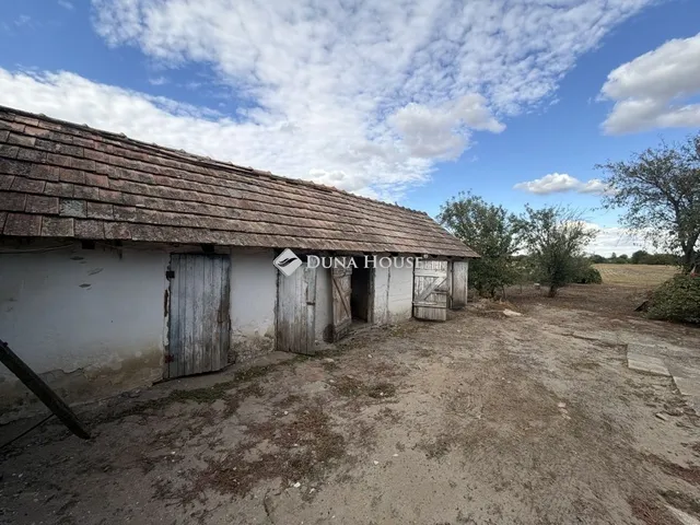 Eladó ház Alap 90 nm