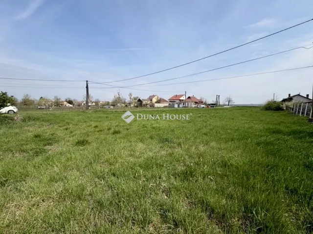 Eladó telek Sárszentágota 910 nm