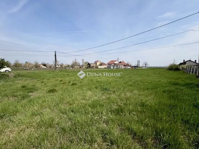 Eladó telek Sárszentágota 1821 nm