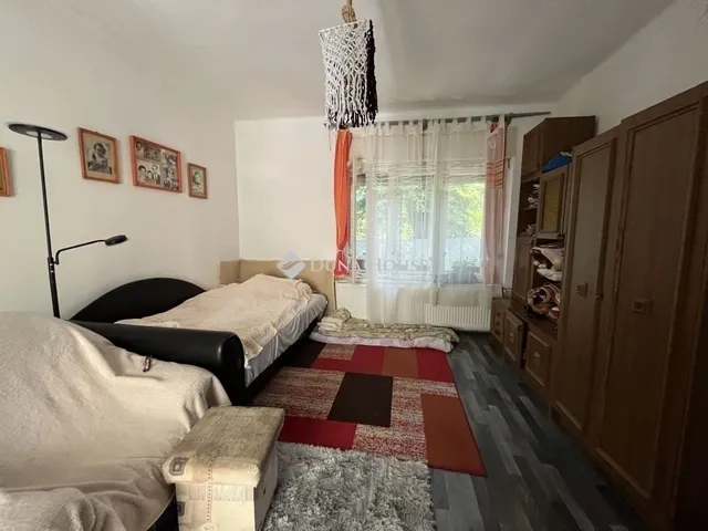Eladó ház Bakonykúti 106 nm