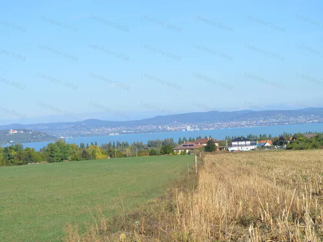 Eladó telek Zamárdi 15698 nm