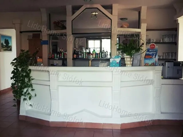 Eladó kereskedelmi és ipari ingatlan Siófok 2000 nm
