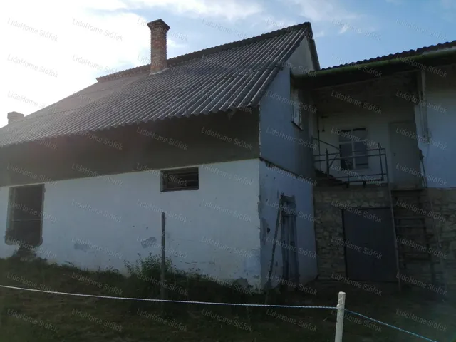Eladó üdülő és hétvégi ház Balatonszárszó 100 nm
