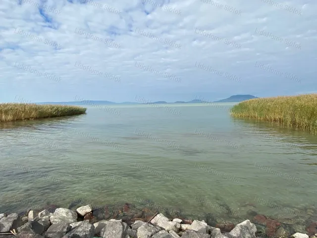 Eladó telek Balatonfenyves 3300 nm