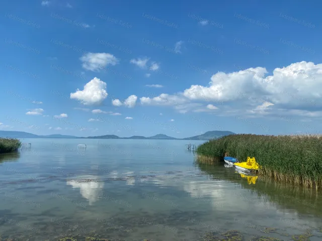 Eladó telek Balatonfenyves 3300 nm