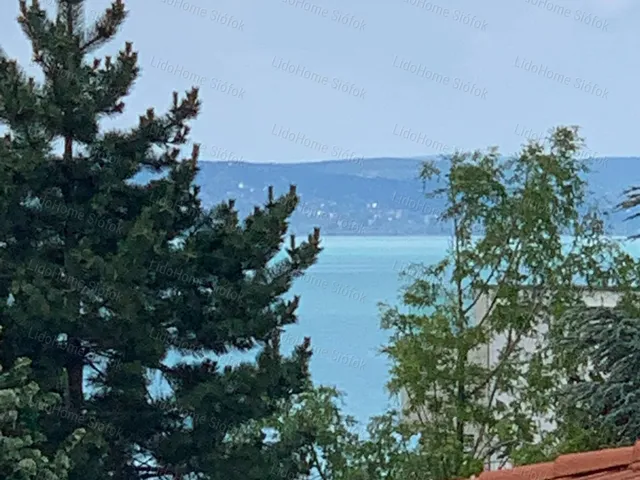 Eladó kereskedelmi és ipari ingatlan Siófok 400 nm