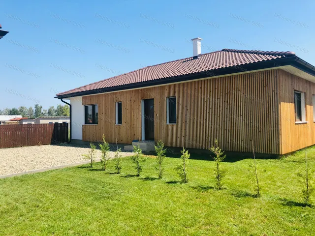 Eladó ház Szántód 114 nm