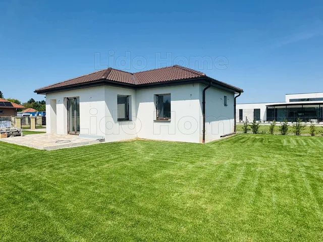 Eladó ház Siófok, Sóstó 105 nm