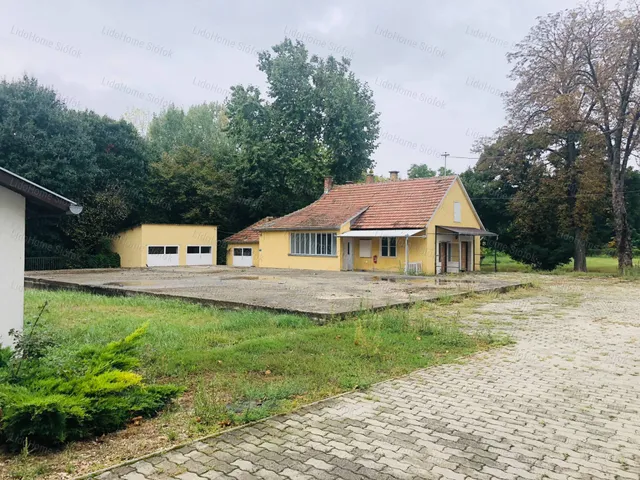 Eladó kereskedelmi és ipari ingatlan Polgárdi 600 nm