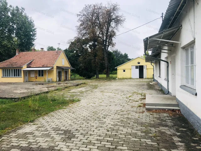 Eladó kereskedelmi és ipari ingatlan Polgárdi 600 nm