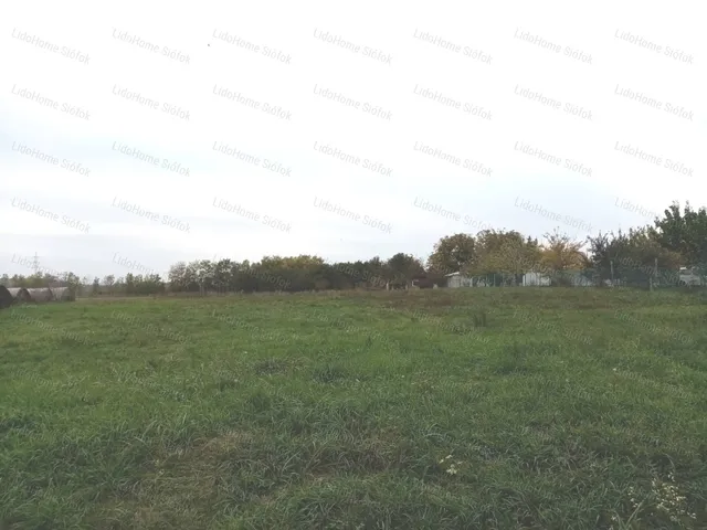 Eladó telek Balatonszabadi 1249 nm