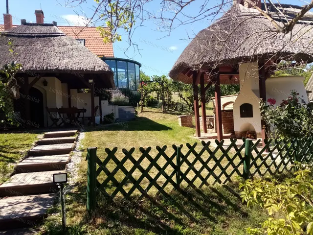 Eladó ház Zamárdi 214 nm