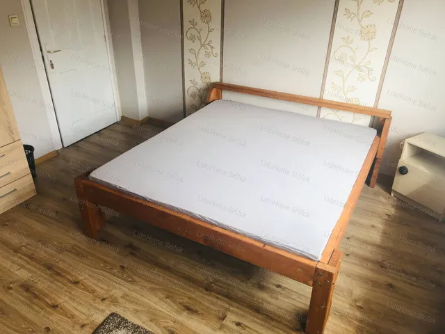Eladó kereskedelmi és ipari ingatlan Siófok 260 nm
