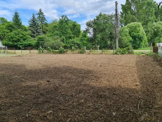 Eladó telek Bálványos 1 nm