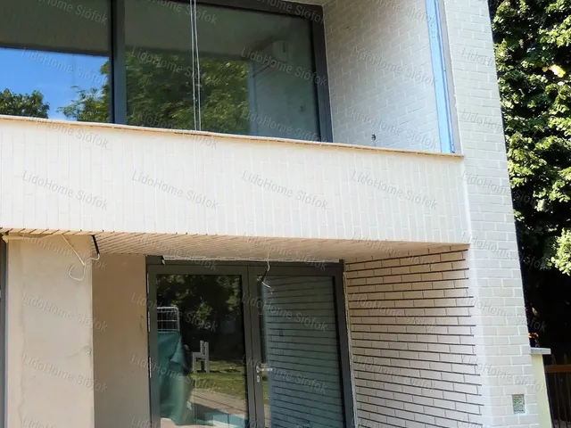 Eladó kereskedelmi és ipari ingatlan Siófok 55 nm