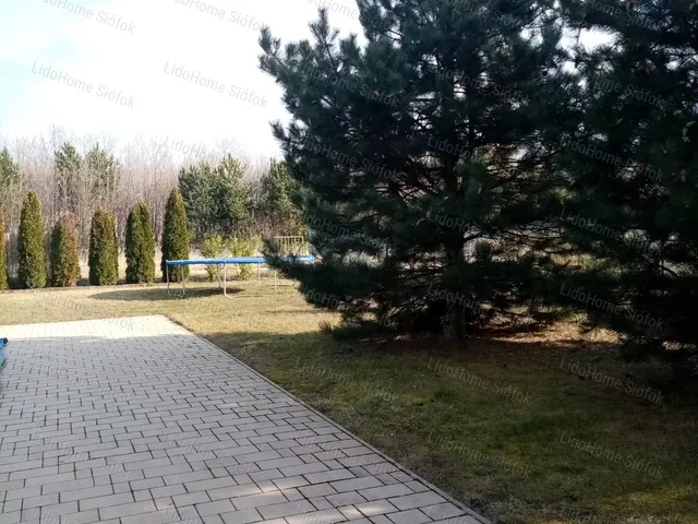 Eladó ház Siófok 200 nm