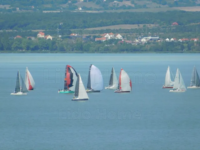 Eladó telek Balatonszárszó 3065 nm