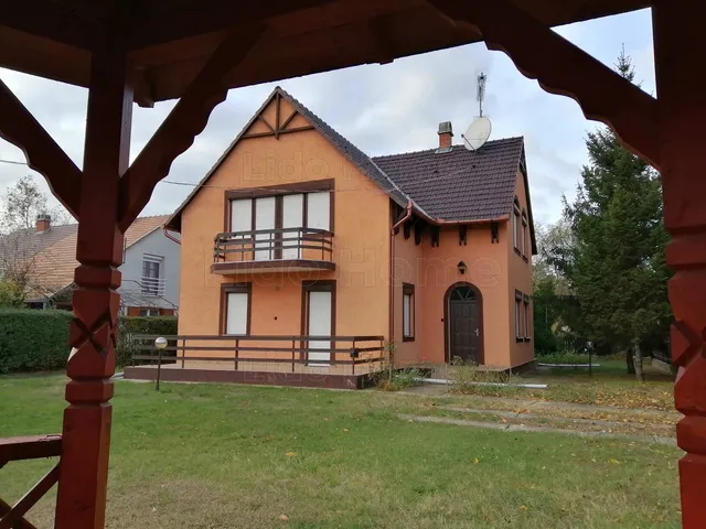 Eladó ház Balatonszárszó 130 nm