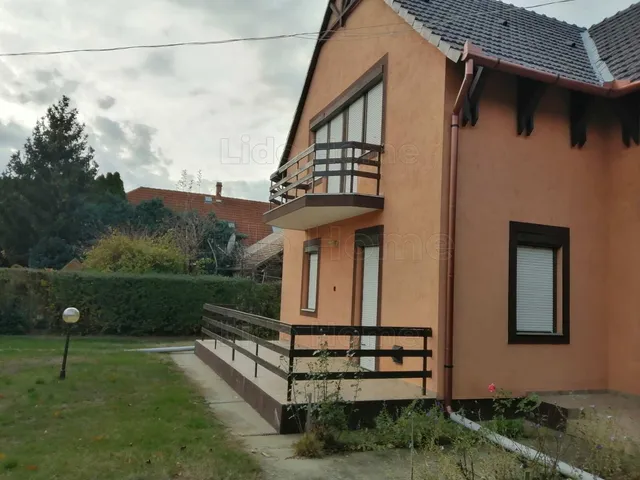 Eladó ház Balatonszárszó 130 nm