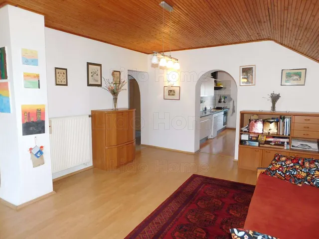 Eladó lakás Balatonszárszó 118 nm