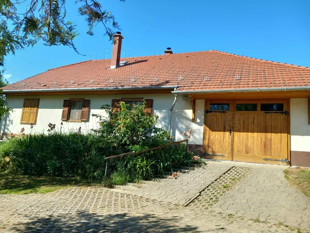 Eladó ház Bábonymegyer 183 nm