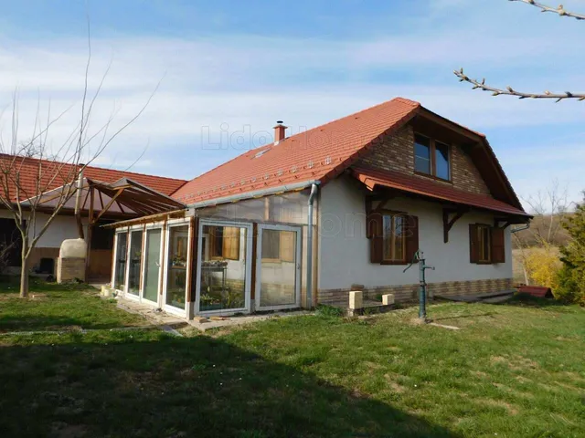 Eladó ház Bábonymegyer 183 nm
