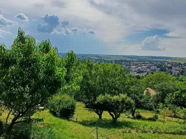 Eladó mezőgazdasági ingatlan Tab 51 nm