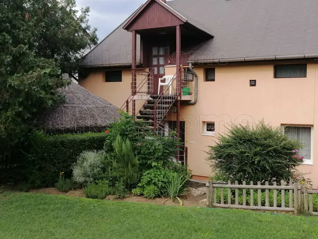 Eladó ház Kőröshegy 253 nm