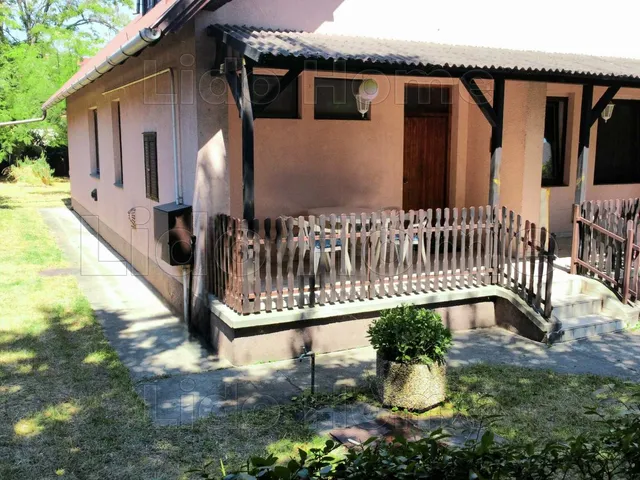 Eladó ház Balatonvilágos 179 nm