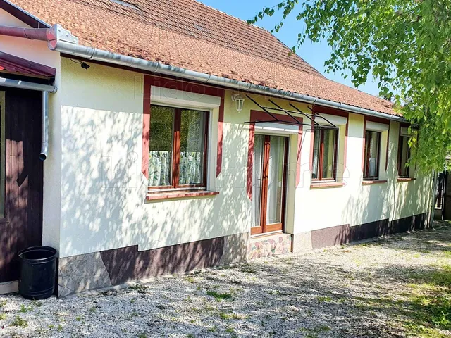 Eladó ház Szabadhidvég 135 nm