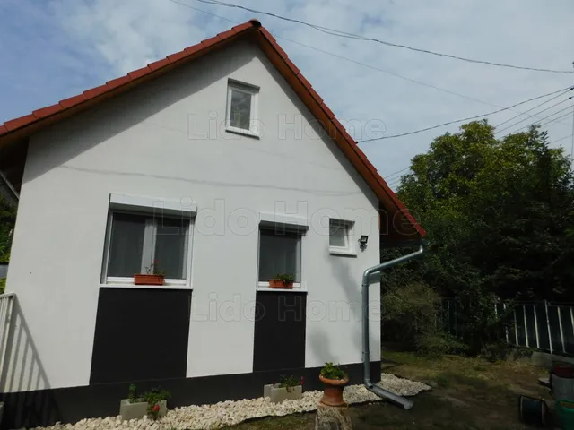 Eladó üdülő és hétvégi ház Siófok, Sóstó 90 nm