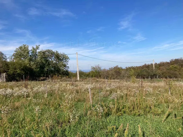 Eladó telek Balatonendréd 6711 nm
