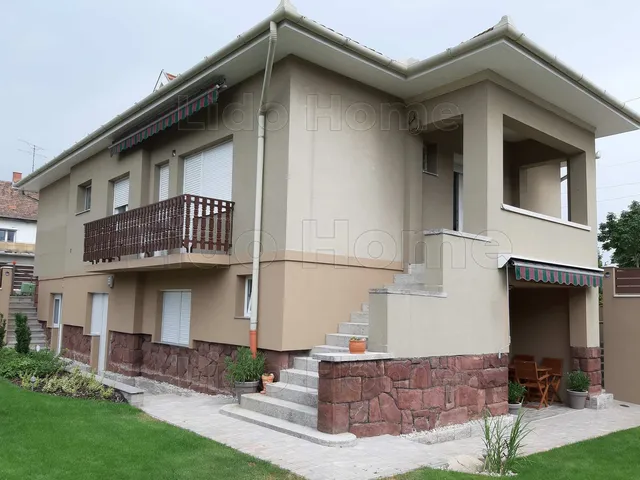 Eladó ház Siófok 240 nm