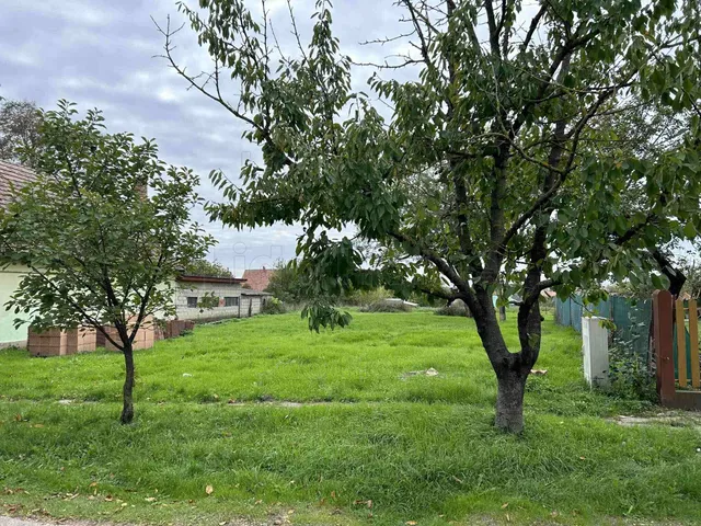 Eladó telek Balatonszabadi 1581 nm