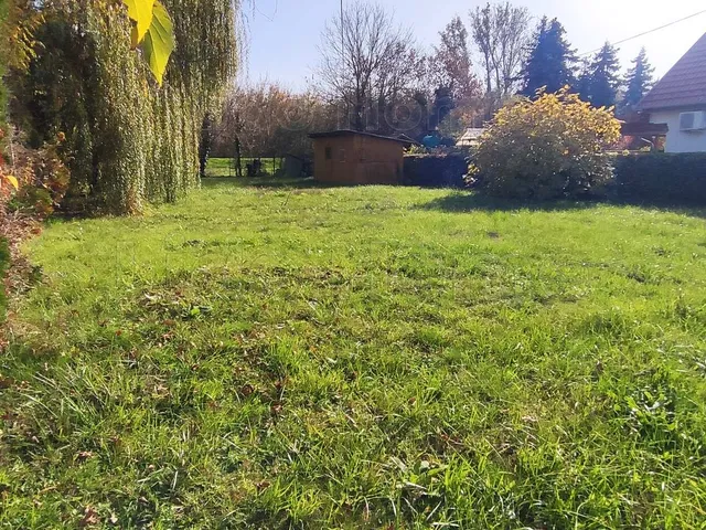 Eladó telek Balatonőszöd 572 nm