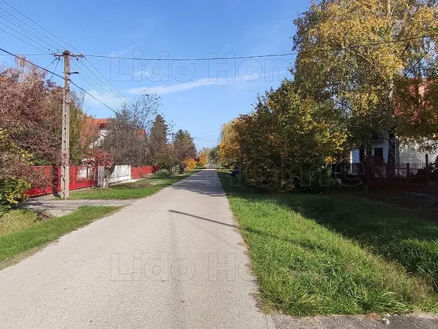 Eladó telek Balatonőszöd 572 nm