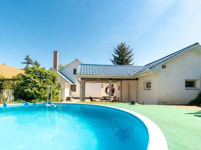 Eladó üdülő és hétvégi ház Siófok 140 nm