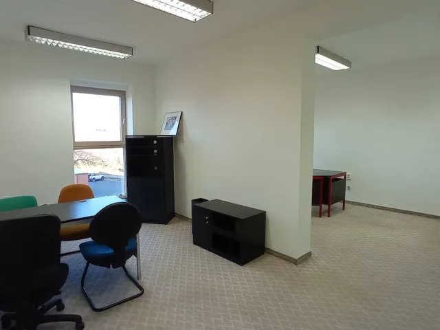 Kiadó kereskedelmi és ipari ingatlan Siófok 29 nm