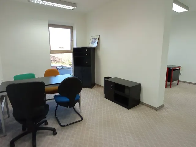 Kiadó kereskedelmi és ipari ingatlan Siófok 29 nm
