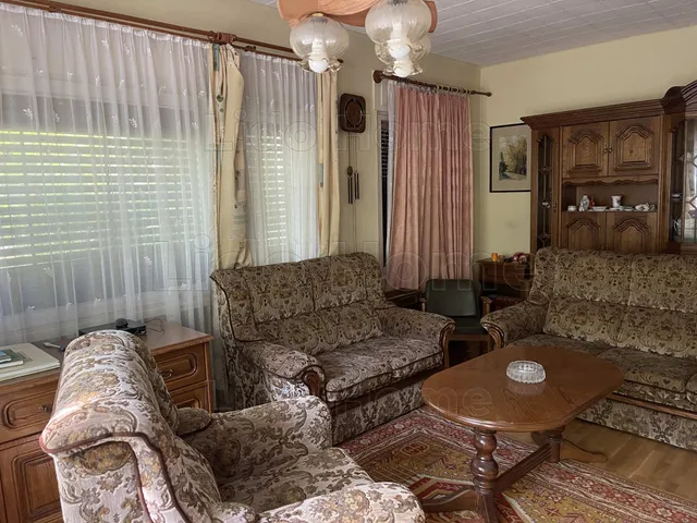 Eladó üdülő és hétvégi ház Siófok, Aranypart 300 nm