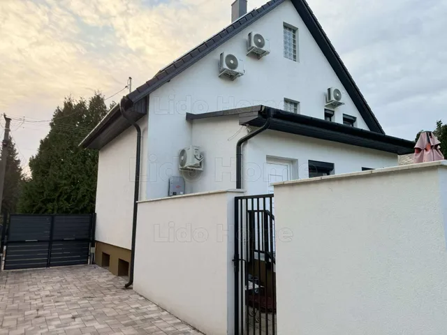 Eladó kereskedelmi és ipari ingatlan Siófok 113 nm