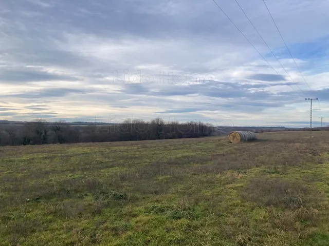Eladó telek Bálványos 3706 nm